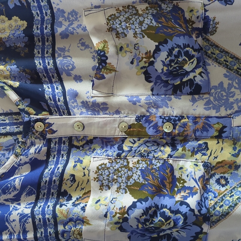 Hope Springs Floral Blue and White Tunic Top - Picture 5 of 10